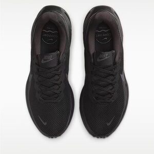 Nike Men’s Black Athletic Running Shoes